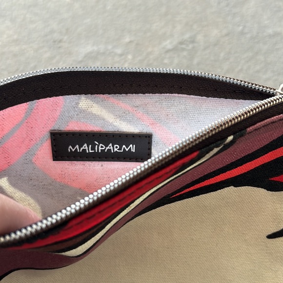 Maliparmi bag- new never used really a conversation piece! Zip closure! - Picture 4 of 8